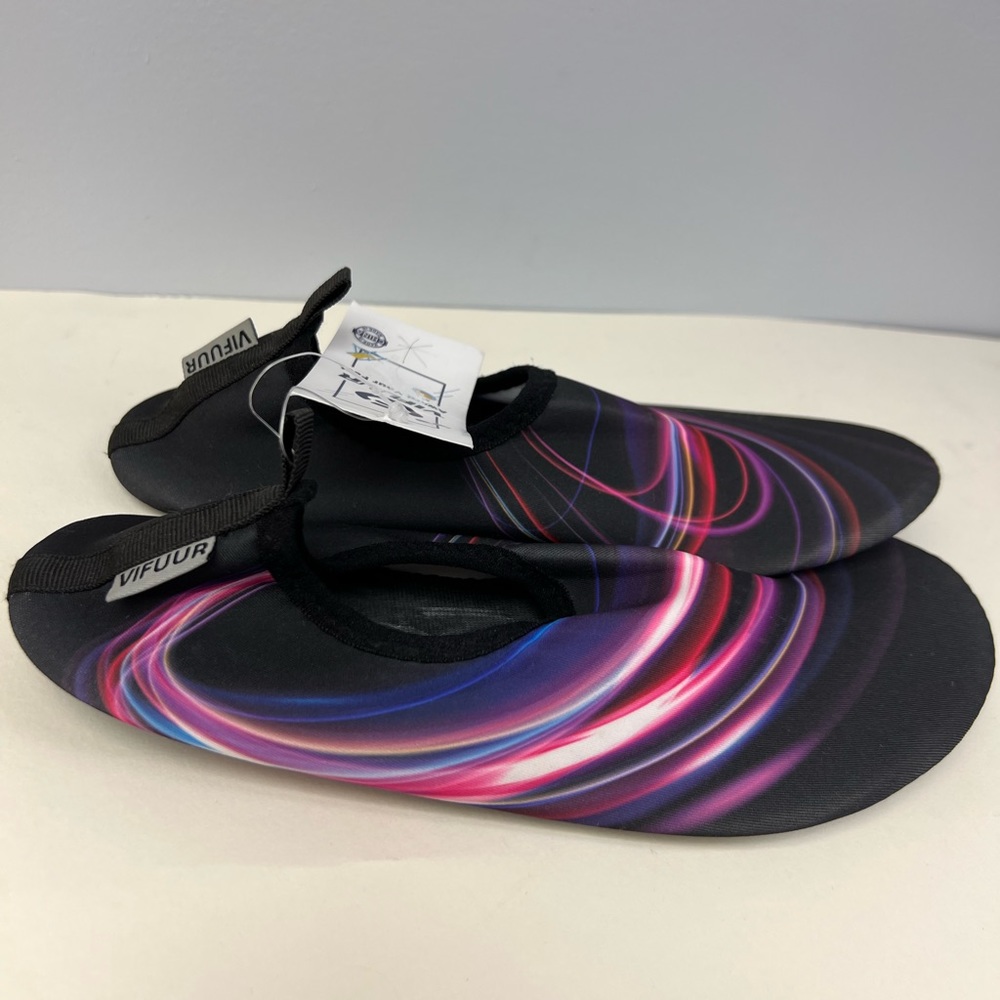 Vifuur- Water Shoes, New with tags, Size:‎ 38/39